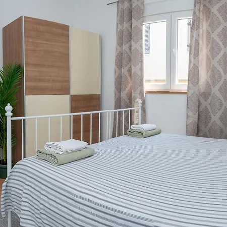 Duka Apartman *
